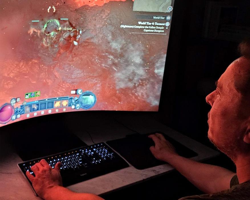 Илон Маск в прямом эфире показал, как он играет в «Diablo IV»